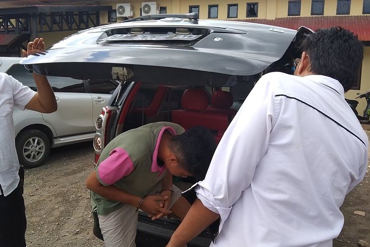 Seorang mahasiswa tingkat akhir, inisial ML ditangkap polisi karena mencuri puluhan sapi milik warga di Kecamatan Pasarwajo, Kabupaten Buton, Sulawesi Tenggara. Pelaku ML nekat mencuri sapi selain untuk kebutuhan biaya kuliah dan juga untuk berfoya-foya.