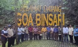 Sambangi Gua Binsari, Pj Gubernur Papua Barat Ingatkan Sejarah Kelam Perang Dunia II di Biak