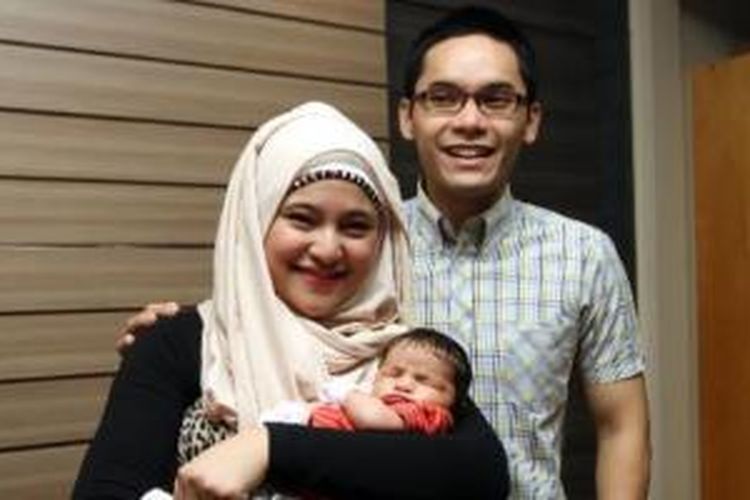 Pasangan selebriti Marshanda dan Ben Kasyafani mengadakan konferensi pers terkait kelahiran putri pertama mereka, yang mereka beri nama Sienna Ameerah Kasyafani, di kediaman mereka di Jalan Lembang, Menteng, Jakarta Pusat, Jumat (25/1/2013).