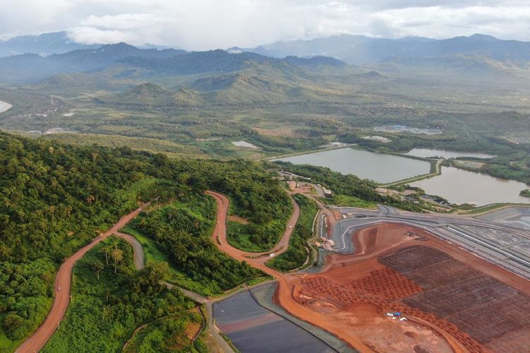 Merdeka Copper Gold implementasikan program kelestarian lingkungan dan kesetaraan gender. 