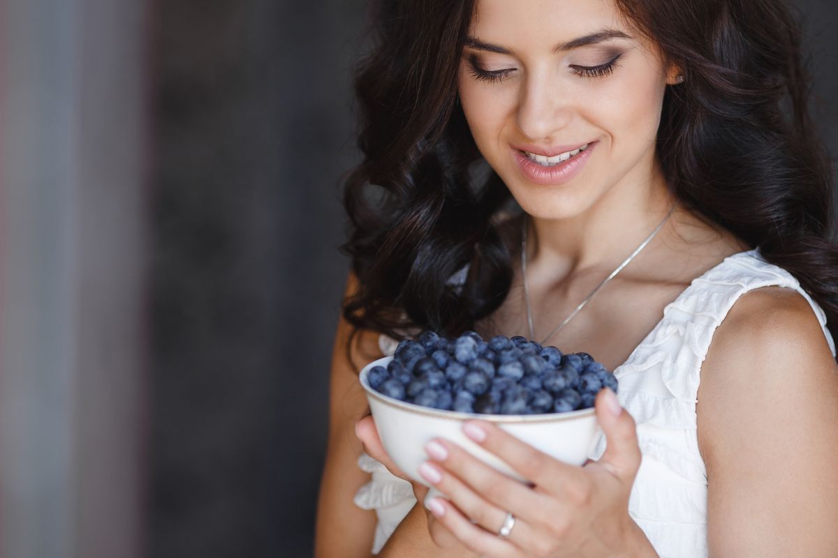 Blueberry adalah salah satu jenis makanan yang membuat kuning.