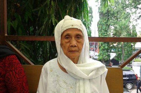 Saat Majelis Hakim Ketuk Palu, Penggugat Ibu 90 Tahun Bergegas Pulang