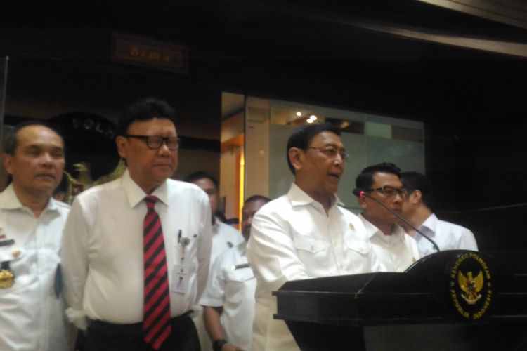 Menteri Koordinator Bidang Politik, Hukum, dan Keamanan (Menko Polhukam) Wiranto saat menghadiri Rapat Koordinasi Nasional (Rakornas) penyelenggaraan Pemilu 2019 di kantor Kemenko Polhukam, Jakarta Pusat, Rabu (24/4/2019). 