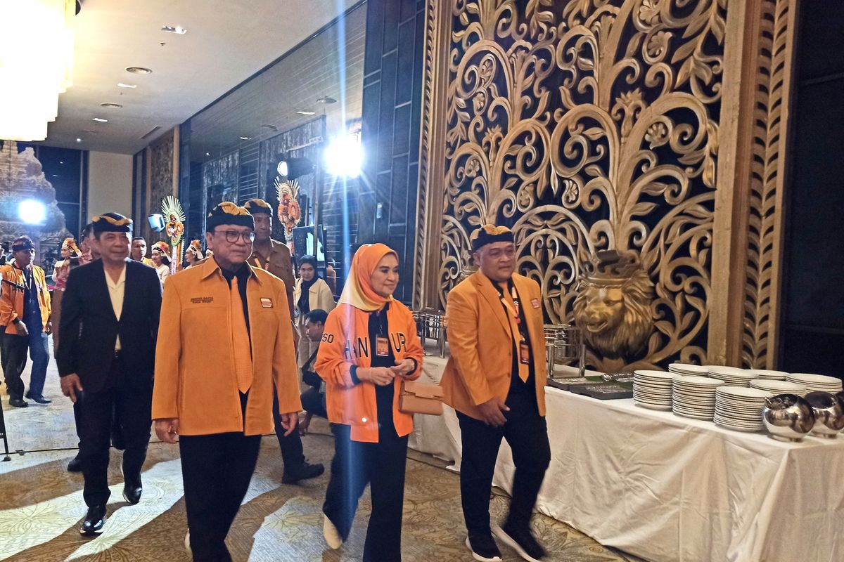 Ketua Umum Partai Hanura Oesman Sapta Oddang atau OSO saat menghadiri Musyawarah Nasional (Munas) IV Hanura di Stone Hotel, Kuta, Kabupaten Badung, Bali pada Minggu (18/8/2024). Kompas.com/ Yohanes Valdi Seriang Ginta