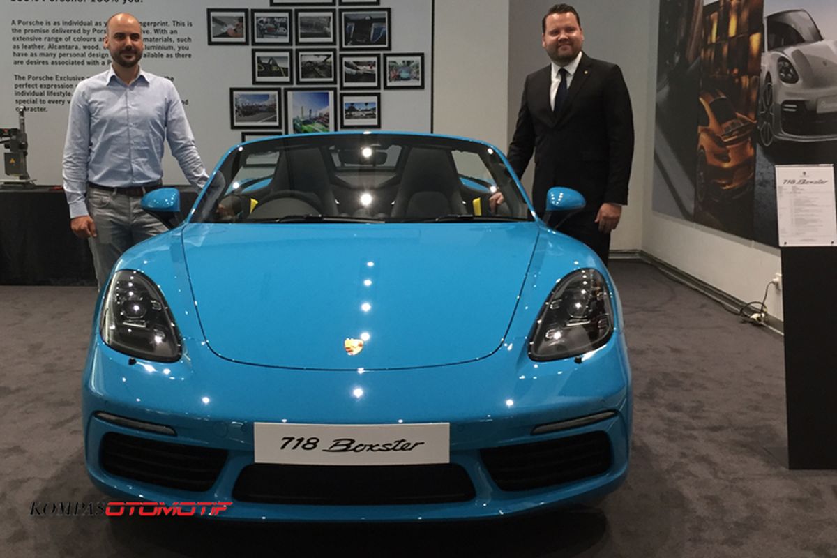 Porsche  Exclusive Flagship Dealer