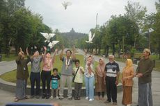 Turis AS dan Cilacap Jadi Pengunjung Pertama Candi Borobudur Tahun 2023