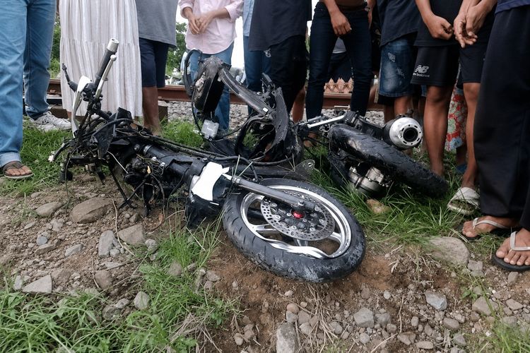 Pemotor Tewas Tertabrak KA Sangkuriang di Jember, Pos dan Palang Pintu Belum Dijaga