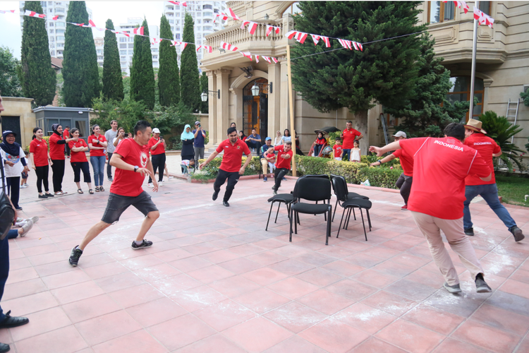 Kegiatan perlombaan yang diadakan KBRI Baku di Azerbaijan untuk merayakan HUT ke-78 RI.