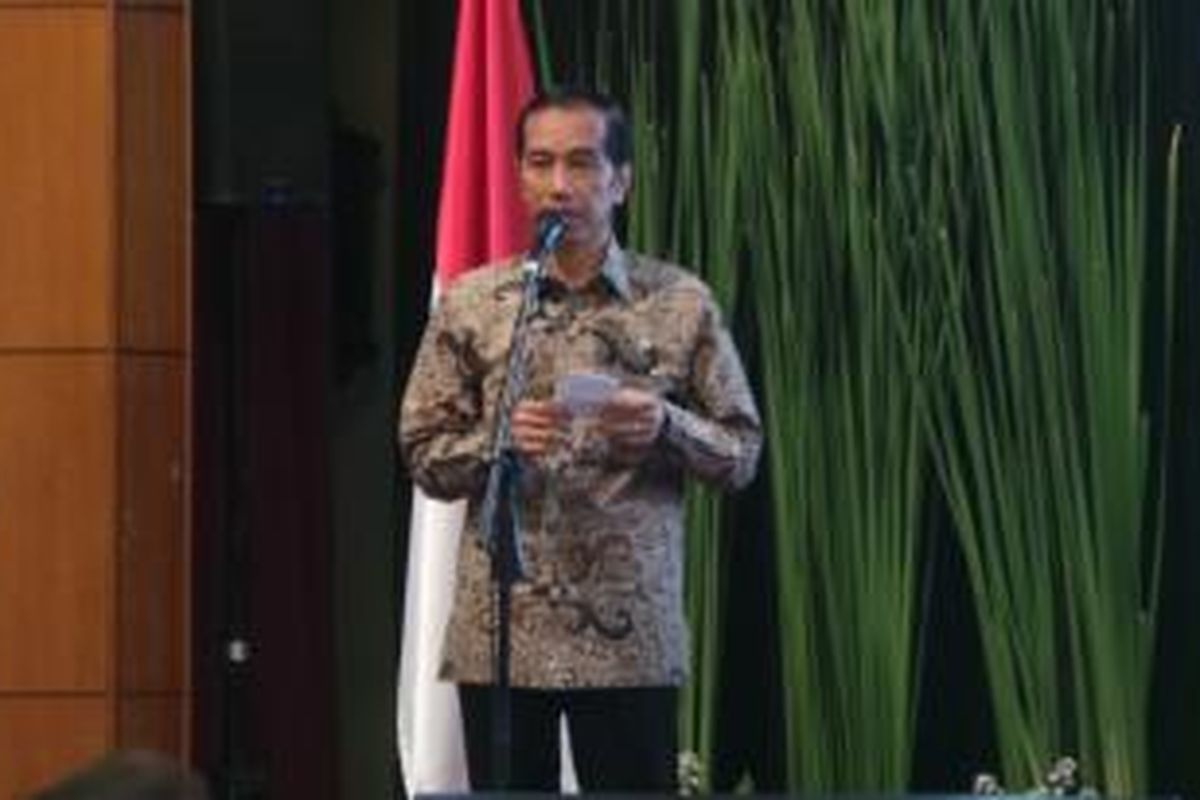 Presiden Joko Widodo saat memberi pengarahan di rapat pimpinan TNI/Polri di Perguruan Tinggi Ilmu Kepolisian (PTIK), Jakarta, Selasa (3/3/2015).