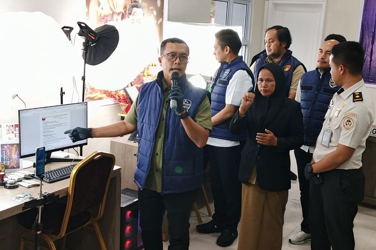 Markas Sindikat Love Scamming dan Judi Online di Batam Digerebek, Ratusan WNA China Diamankan