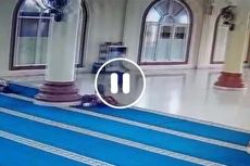 Pemuda Ini Ditangkap Setelah Video Aksi Mencurinya di Dalam Masjid Viral di Facebook