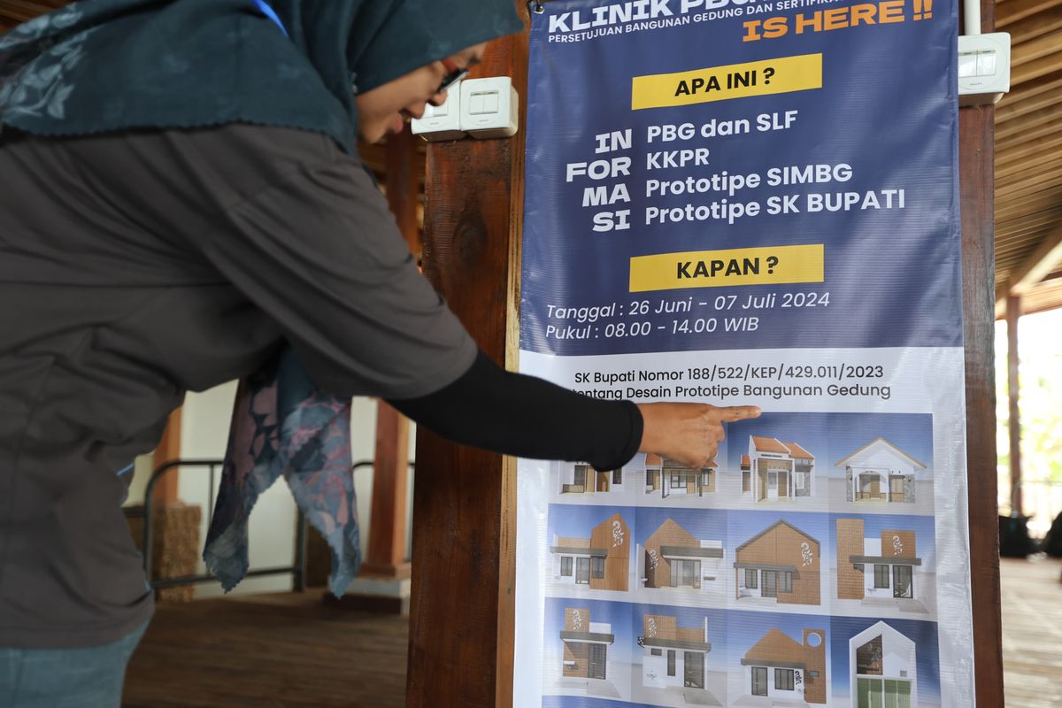 Dinas PU Kabupaten Banyuwangi menyediakan bantuan desain prototipe bagi masyarakat yang ingin mengajukan penerbitan PBG.