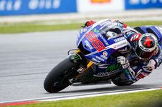 Kelelahan, Lorenzo Hanya Bisa Finis Ketiga di Sepang