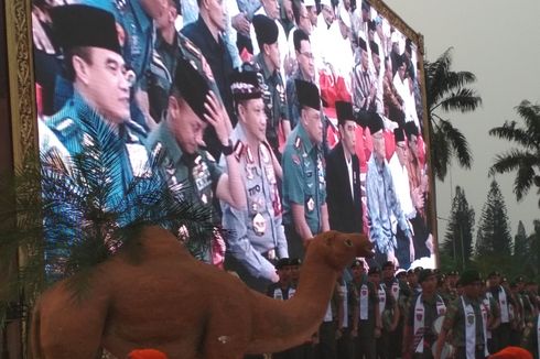 Jokowi Buka Puasa Bersama Ribuan Prajurit TNI