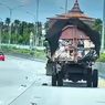 Truk Sampah yang Malah 