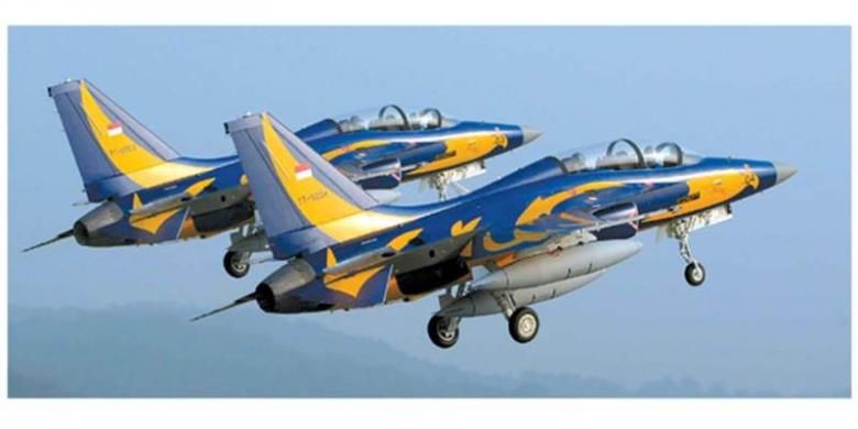 Dua jet latih tempur T-50i berangkat ke Indonesia dari landasar pacu di Sacheon, Gyeongsang Selatan, Selasa waktu setempat.