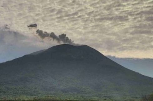 Masih Ada Erupsi di Gunung Ile Lewotolok, Warga: Kami Aman, tapi Tetap Waspada