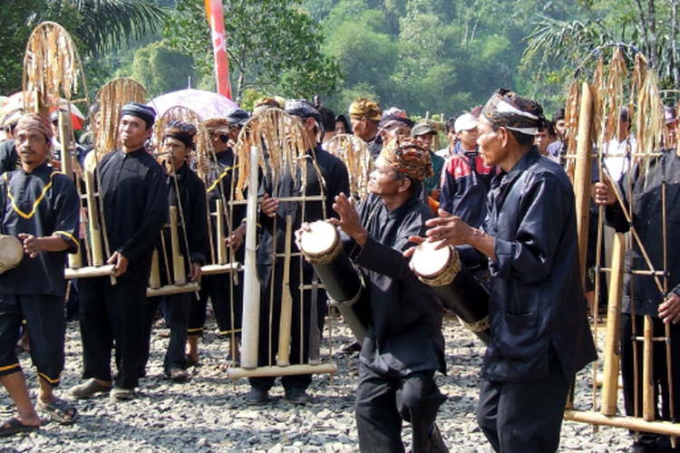 Angklung Buhun, musik tradisional dari Jawa Barat 