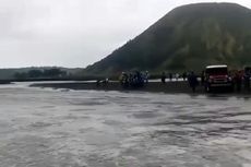 Imbas Banjir di Lautan Pasir Gunung Bromo, Wisatawan Diminta Waspada