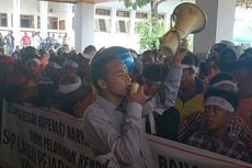 Terancam PHK, Ratusan Buruh Pelabuhan di Kendari Demo DPRD  