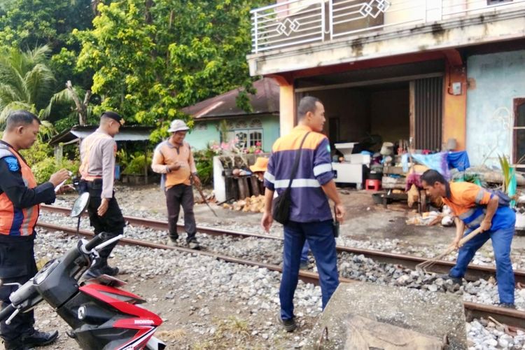 Tekan Risiko Kecelakaan, KAI Divre II Sumbar Tutup 3 Perlintasan Liar di Pariaman
