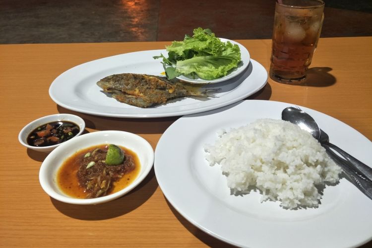 Food Court Pasar Ikan Modern Muara Baru, Jakarta Utara, Kamis (21/3/2019).