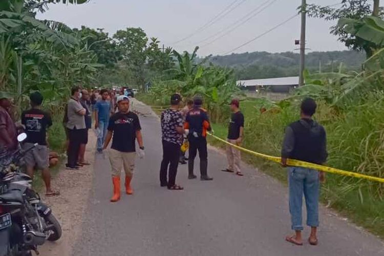 Tawuran antar dua kelompok pemuda bersenjatakan celurit di Jalan Sukolilo - Prawoto, Desa Prawoto, Kecamatan Sukolilo, Kabupaten Pati, Jawa Tengah menewaskan seorang remaja pria, Sabtu (07/06/2024) dini hari.