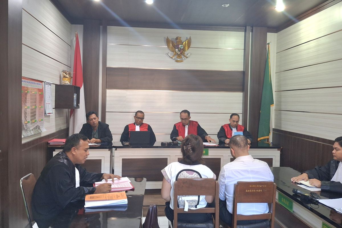 Suasana persidangan terhadap Mohamepd Rifai (27), pria berkewarganegaraan Australia, atas kasus penganiayaan di Pengadilan Negeri (PN) Denpasar, Bali, pada Selasa (29/4/2025). KOMPAS.COM/ Yohanes Valdi Seriang Ginta