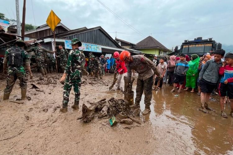 2 Warga Masih Hilang usai Banjir Bandang Solok, Pencarian dan Pembersihan Material Jadi Prioritas