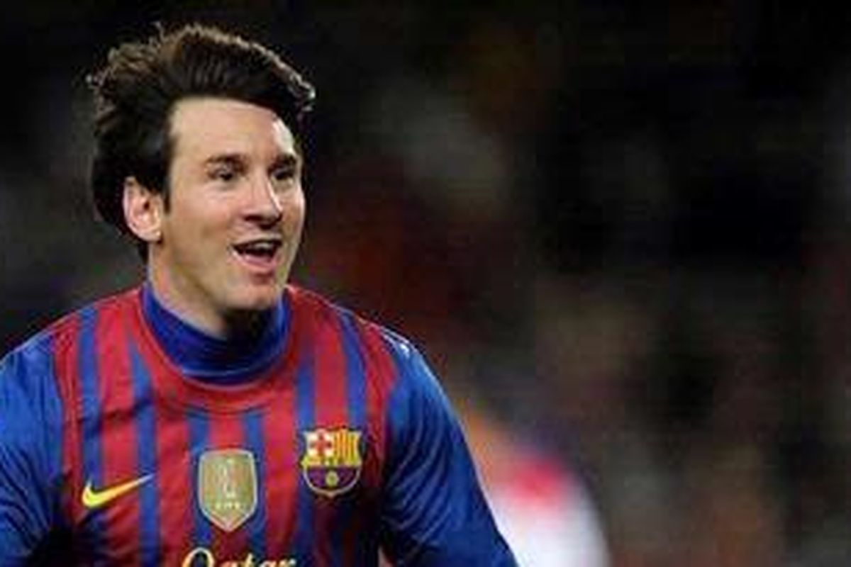 Pemain sepak bola dari klub Barcelona, Lionel Messi, disebut-sebut sebagai pemain yang cerdas dalam mengolah si kulit bulat.