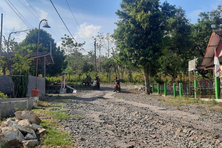 Kondisi desa yang bakal terdampak pembangunan Bendung Gerak Karangnongko di Desa Ngrawoh, Kecamatan Kradenan, Kabupaten Blora, Jawa Tengah, pada 15 September 2021