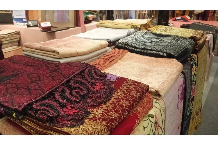 Produk kain songket dari Unici Songket Silungkang. 