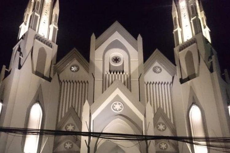 Gereja Paroki Katedral Santa Maria Penolong Abadi, Samarinda, Kalimantan Timur