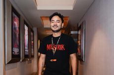 Marthino Lio Belajar Pegang Keris di Film Dosa Musyrik