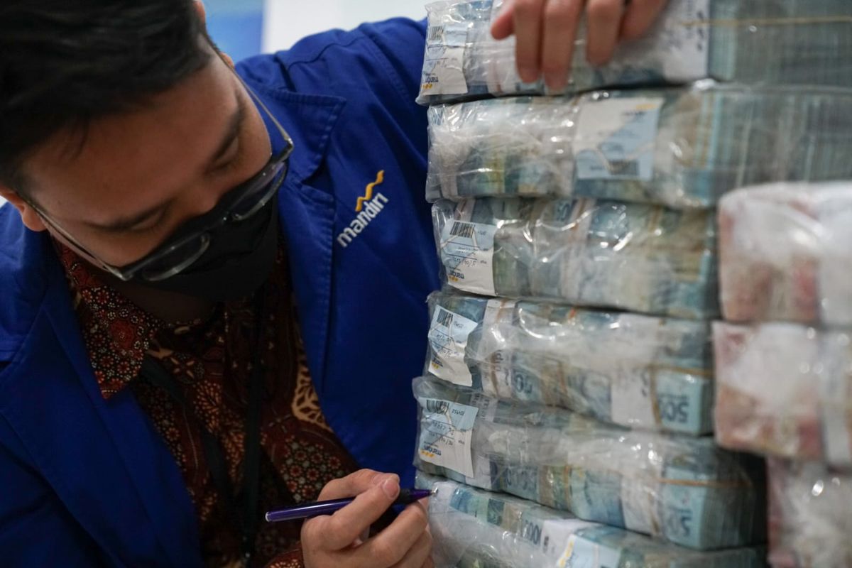 Bank Mandiri Region VI/Jawa Barat menyiapkan kebutuhan uang tunai untuk Ramadhan dan Idul Fitri di Jabar sebesar Rp 5,98 triliun.