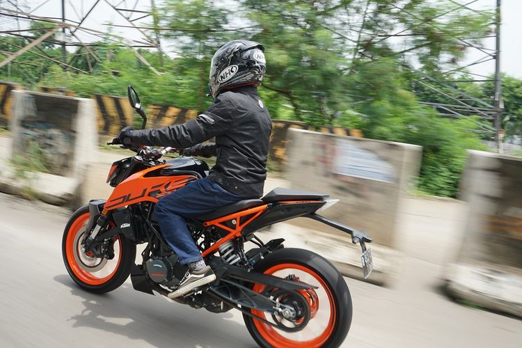 KTM Duke 200