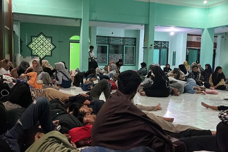 MENGINAP: Siswa-siswa saat diinapkan di kantor Kemantren Gondomanan, DIY, Selasa (28/5/2024)