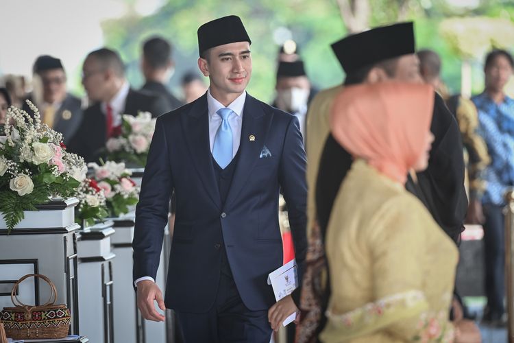 14 Gaya Para Artis yang Dilantik sebagai Anggota DPR 2024-2029