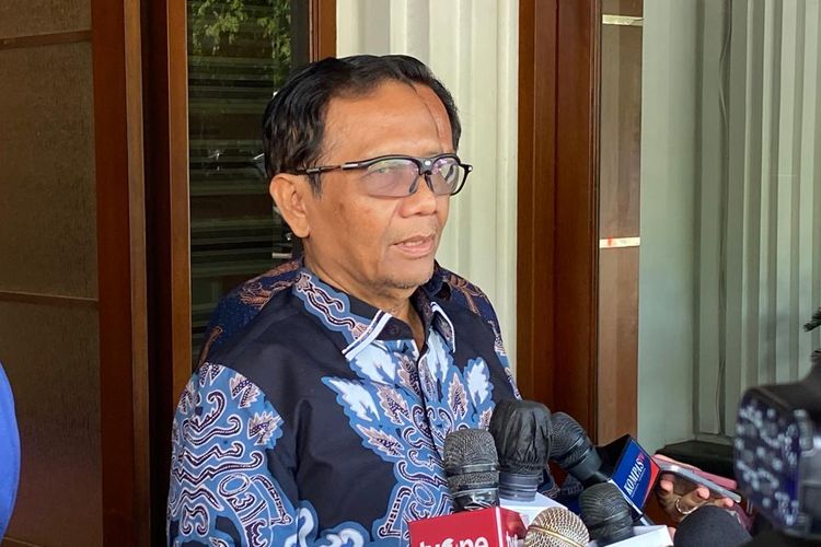 Menteri Koordinator Bidang Politik, Hukum, dan Keamanan (Menko Polhukam) Mahfud MD   saat ditemui di Kantor Kemenko Polhukam, Jakarta, Selasa (11/7/2023).