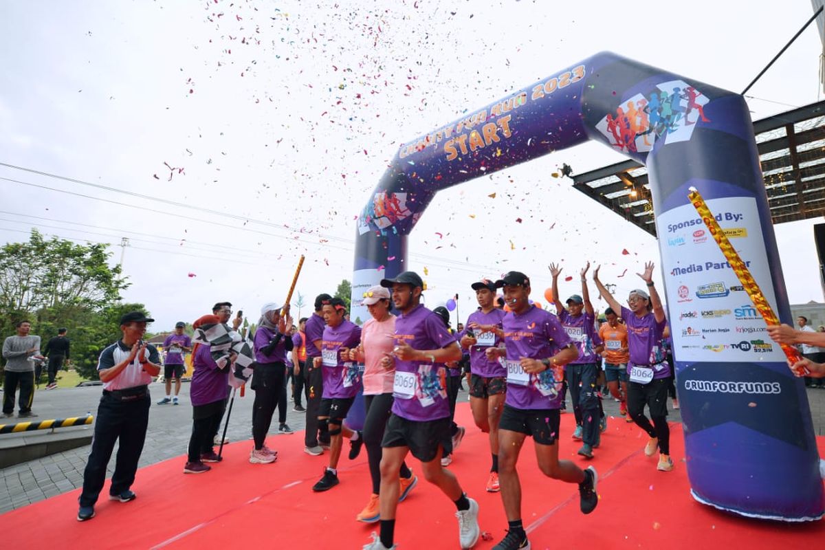 
Chief Executive Officer (CEO) at Teleperformance Indonesia Michael Wullur mengatakan, pihaknya berhasil menggelar Charity Run edisi 2023 di Sleman, Yogyakarta, Minggu (16/7).