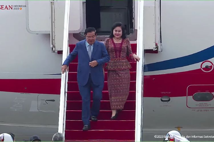 Perdana Menteri Kamboja Hun Sen telah tiba di Labuan Bajo, Nusa Tenggara Timur, pada Selasa (9/5/2023), untuk mengikuti Konferensi Tingkat Tinggi (KTT) ke-42 ASEAN yang akan berlangsung pada 10-11 Mei 2023.