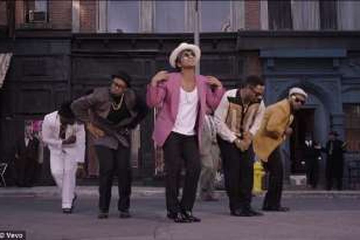 Uptown Funk, Mark Ronson featuring Bruno Mars