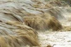 Lalu Lintas Surabaya Terputus Akibat Banjir