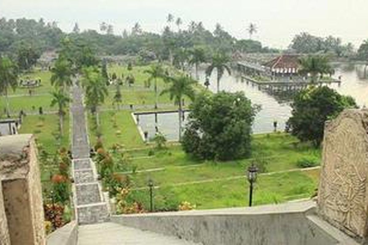 Istana Air Ujung yang dibangun pada masa kejayaan Raja Karangasem, I Gusti Bagus Jelantik. 