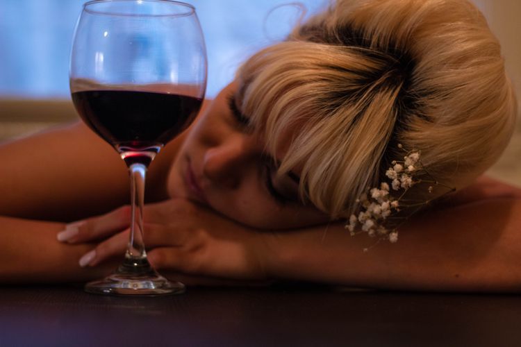 Alkohol memberikan dampak buruk bagi tubuh dan otak
