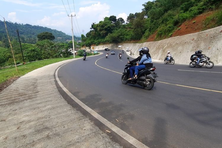 Tanjakan Gentong, Kabupaten Tasikmalaya, Jawa Barat, sudah kembali normal dan lancar sejak dua hari terakhir pekan cuti bersama Lebaran pada Minggu (8/5/2022).