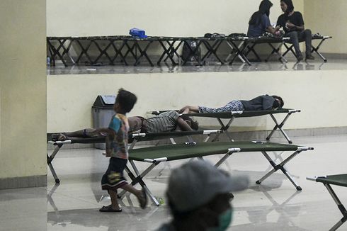 Tak Punya Keluarga di Jakarta, 3 Tunawisma Belum Boleh Tinggalkan GOR Karet Tengsin