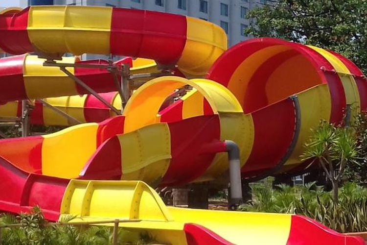 Dragon Slide merupakan wahana terbaru yang dimiliki oleh Atlantis Water Adventures, Kamis (7/1/2016).