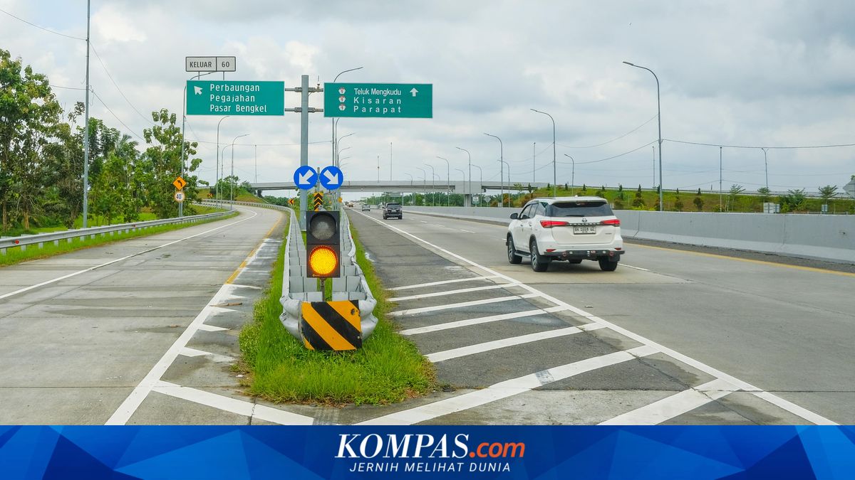 Bukan Hiasan, Ini Fungsi Marka Bergaris Miring di Jalan Tol