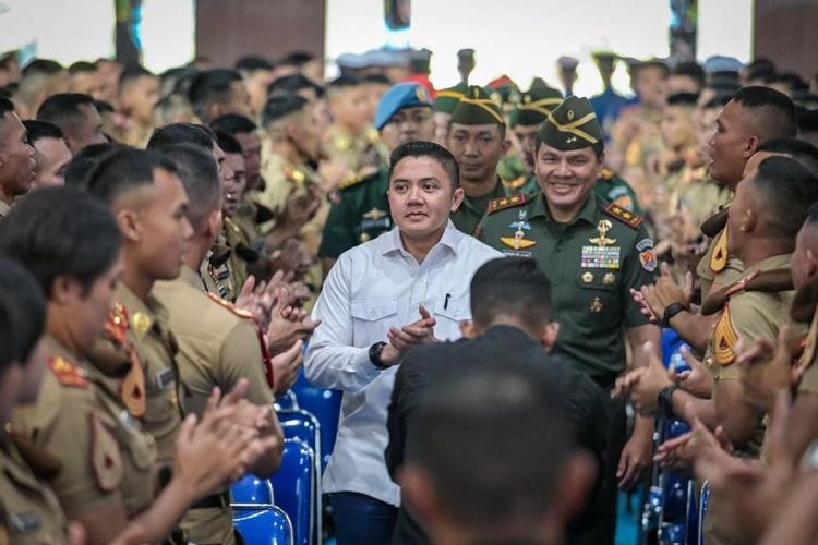 Seskab Teddy Beri Pembekalan ke 1.600 Taruna Akmil Selama 3 Jam